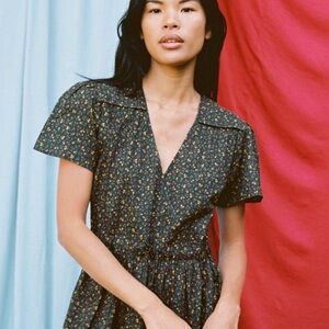 Simple Dawn Dress in XS Petite Noir Peach Harvest